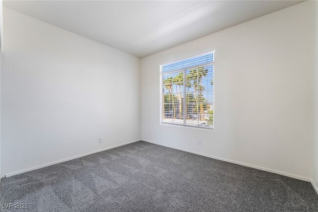 Building Photo - 2201 Ramsgate Dr
