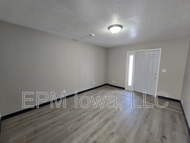 Building Photo - 1123 N Barclay St