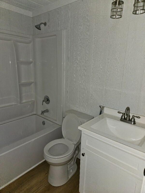 Building Photo - 910 Backwoods Rd