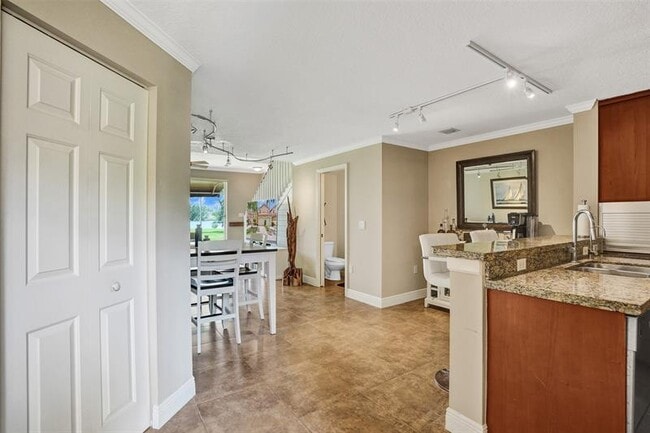 Building Photo - 4059 Crystal Lake Dr