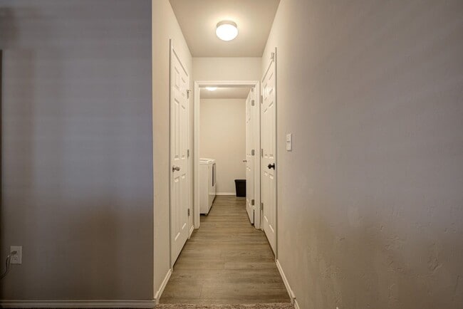 Building Photo - 3 bed 2 bath 2 car garage only two years o...