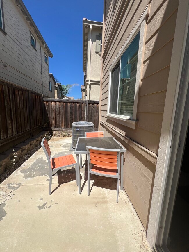 Building Photo - 1088 Gridley Dr