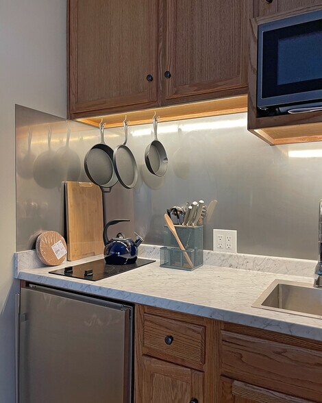 Building Photo - 3355 Reta St