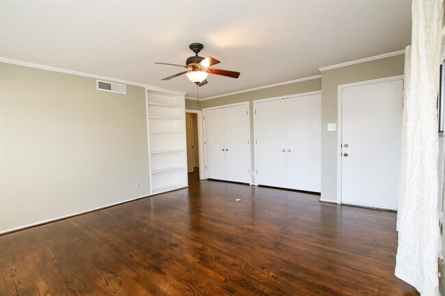 Building Photo - 6824 Southridge Dr