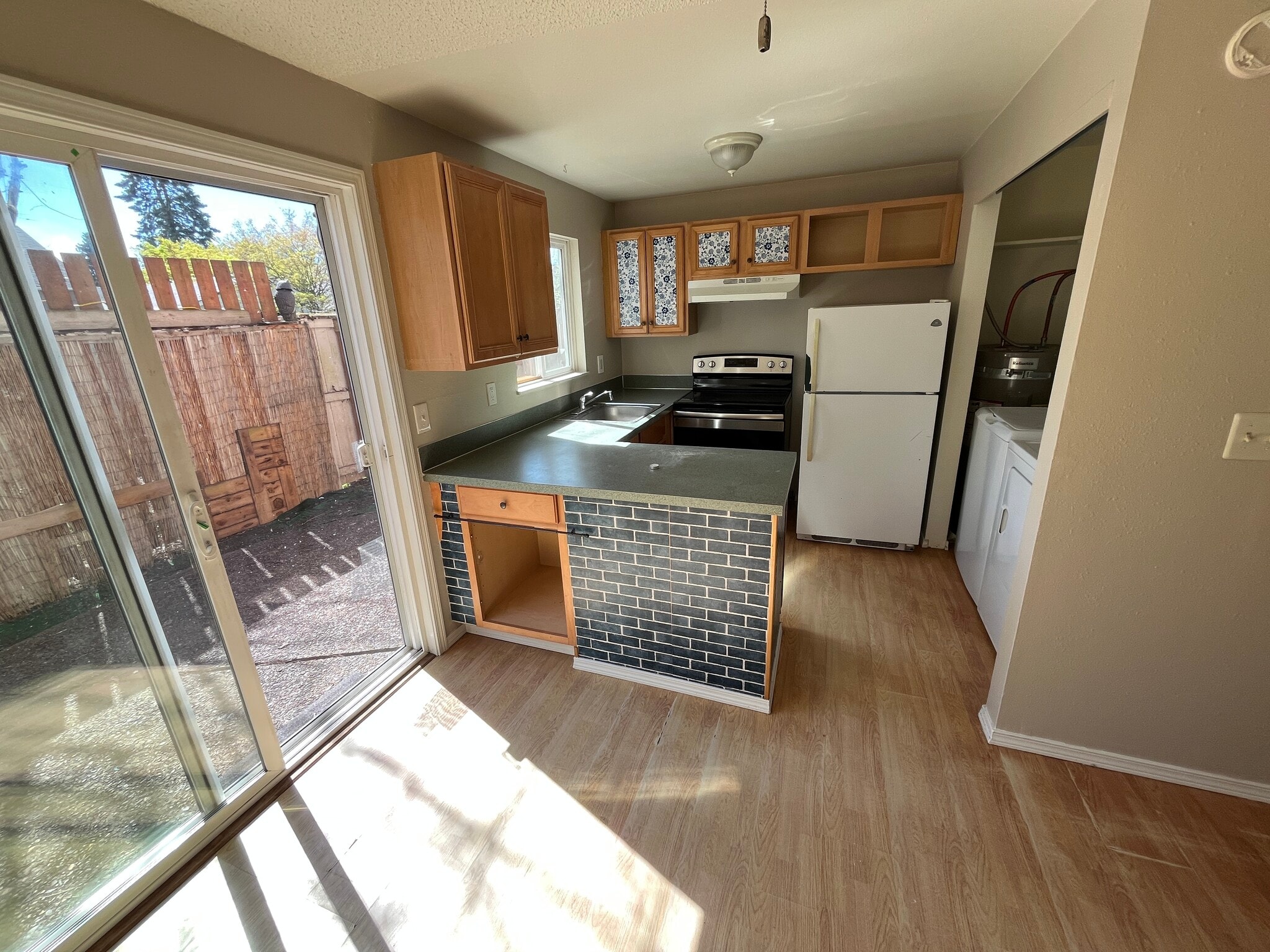 Building Photo - 4165 SE Cesar E Chavez Blvd