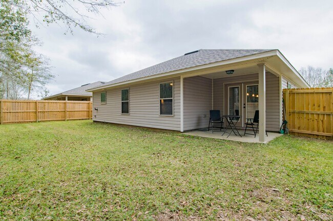 Building Photo - Beautiful 4 bedroom home in Pace