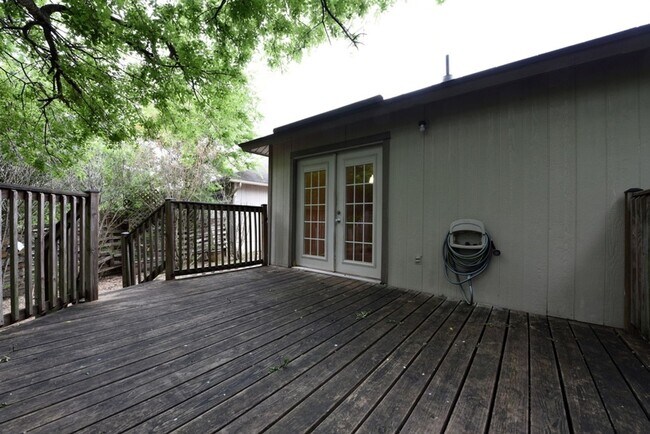 Building Photo - LARGE DECK  |  MATURE TREES  |  GREAT LOCA...