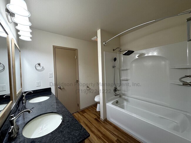 Building Photo - Cozy Updated 2 Bedroom Townhouse Near UCCS