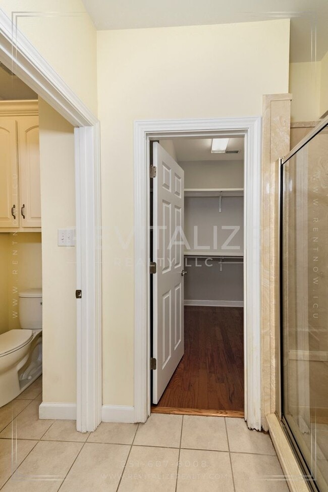 Building Photo - 3 Bed 3 Bath Townhome in West Mobile