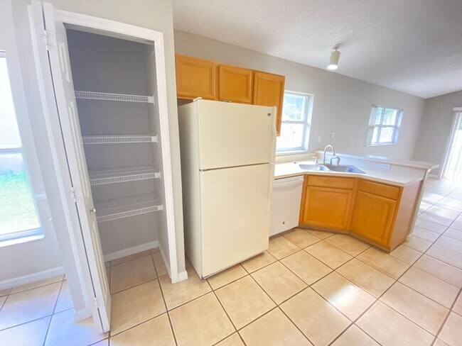 Building Photo - View this home today and Move in July 3rd!...