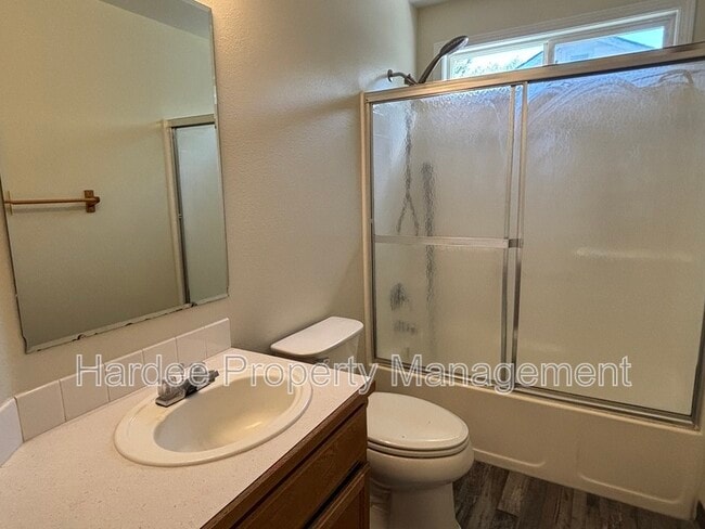 Building Photo - 10764 W Goldenrod Ave