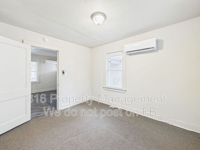 Building Photo - 4028 E 68th Terrace