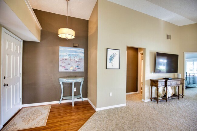 Building Photo - 831 Harrington Lake Ln