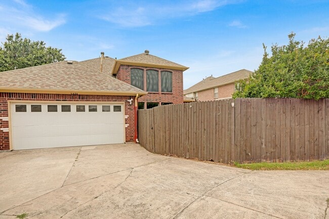 Building Photo - Beautiful Carrollton Home with 4 Bedrooms ...