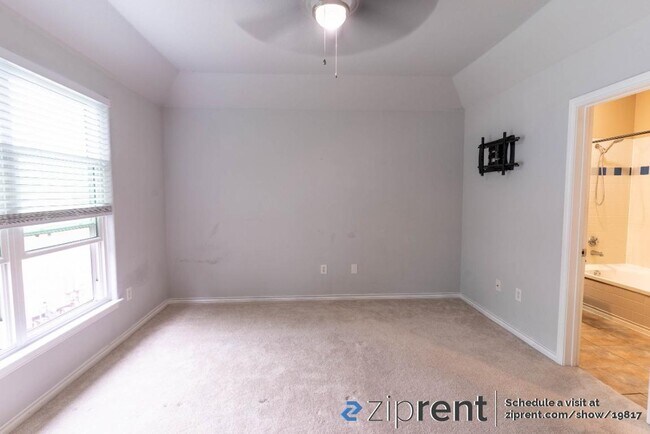Building Photo - 12245 Abbey Glen Ln