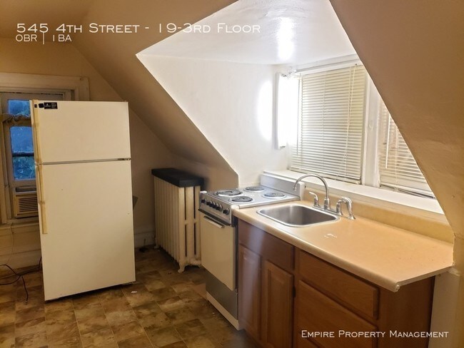 Building Photo - 545 4th St