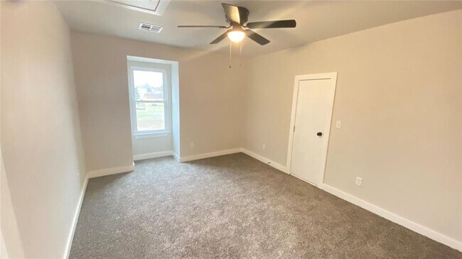 Building Photo - Remodeled 5 bedroom home in Mcloud!