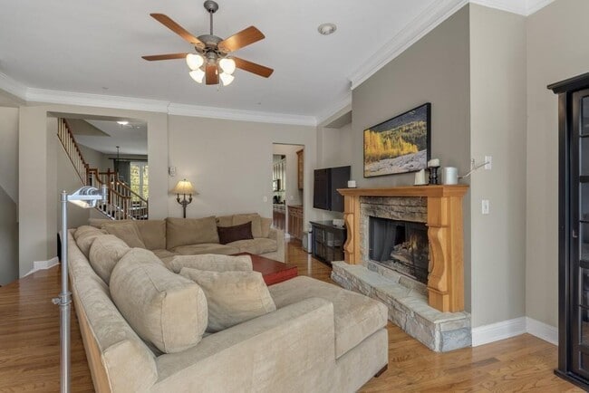 Building Photo - 1283 Creekside Pl SE