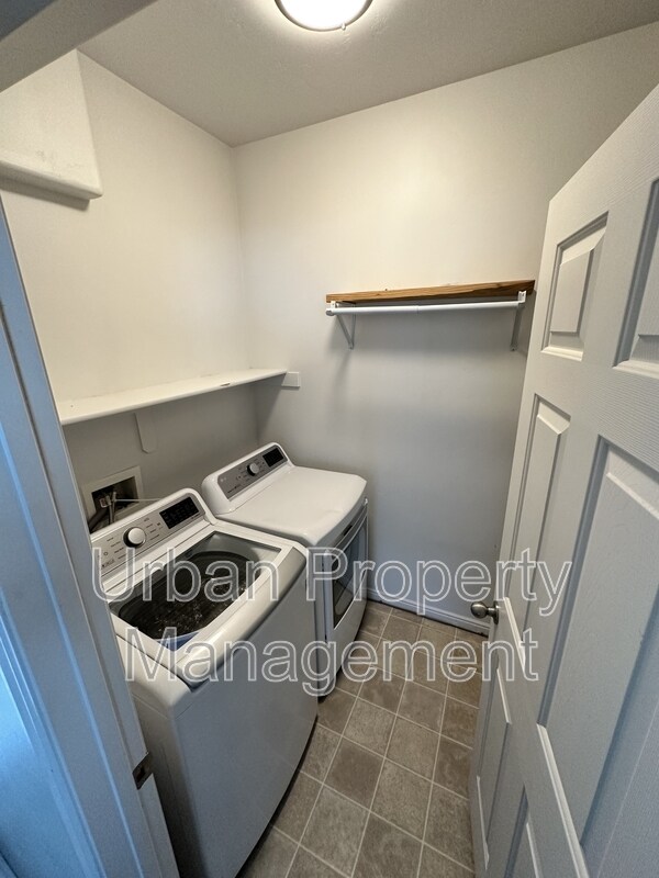 Building Photo - 11467 Open View Ln