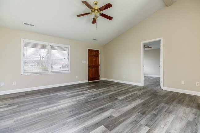 Building Photo - 220 Saddle Rock Ct