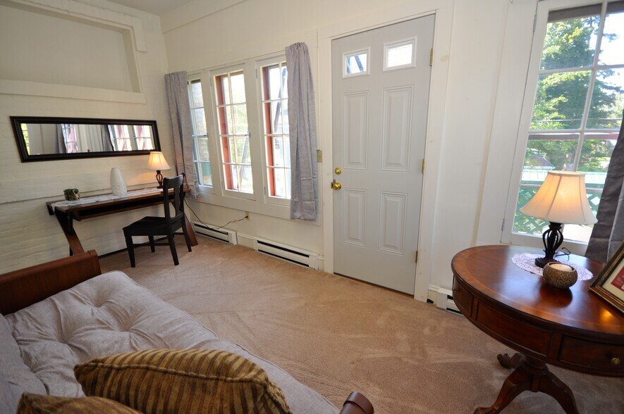 Building Photo - 57 Park St