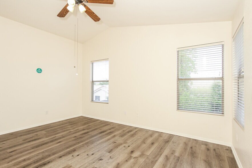 Building Photo - 3528 W Chama Dr