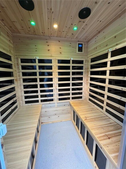 Building Photo - 1205 NE 17th Terrace