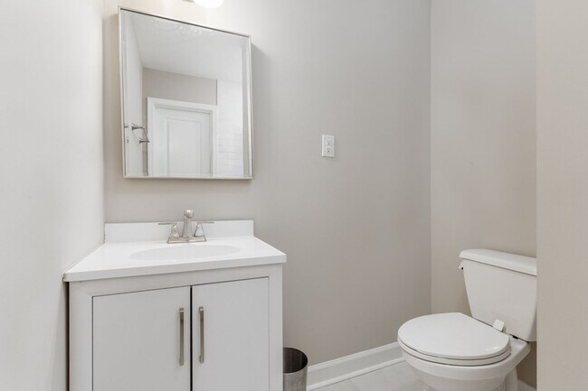 Building Photo - Renovated 3-Bed, 2-Bath Brick Home – Spaci...
