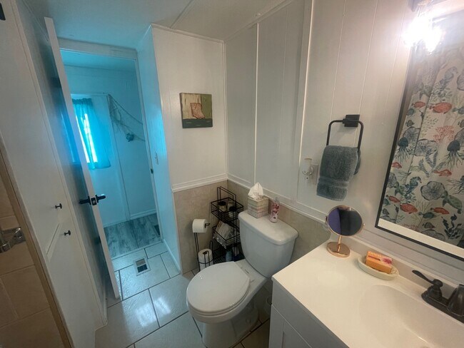 Building Photo - 6909 Marlin Ln