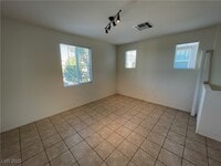 Building Photo - 31 Hudson Canyon St