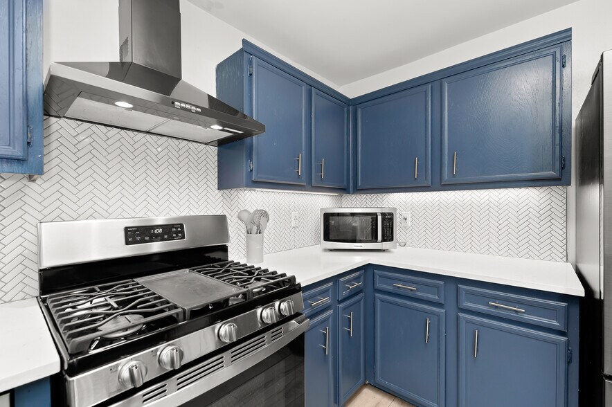 Building Photo - 2110 Spring Breeze Dr