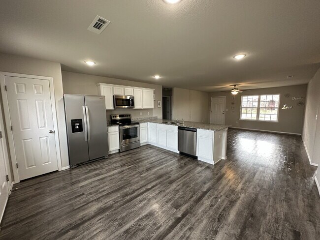 Building Photo - 6801 SW Pilgrim Rd