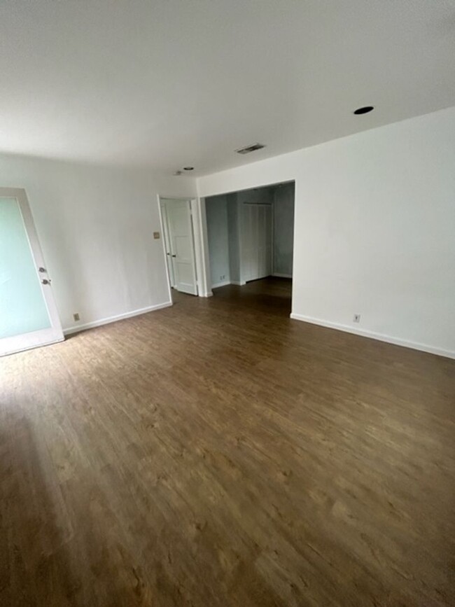 Building Photo - Cloverfield
