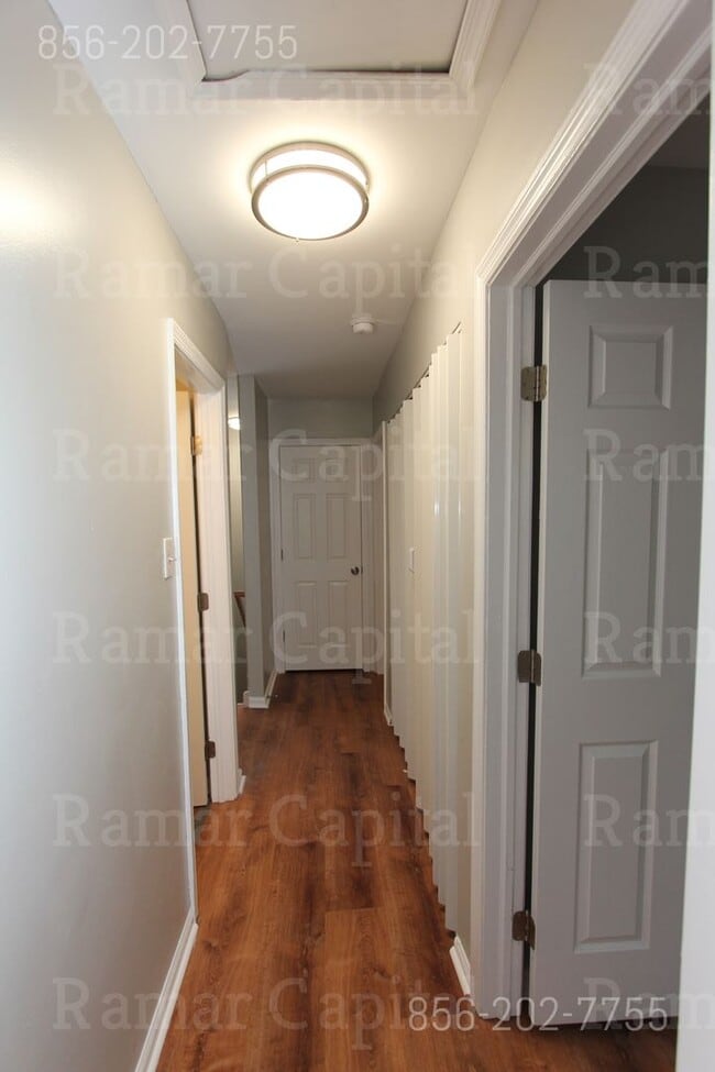 Building Photo - 3 Bedroom 1 Bath corner townhouse in Sickl...