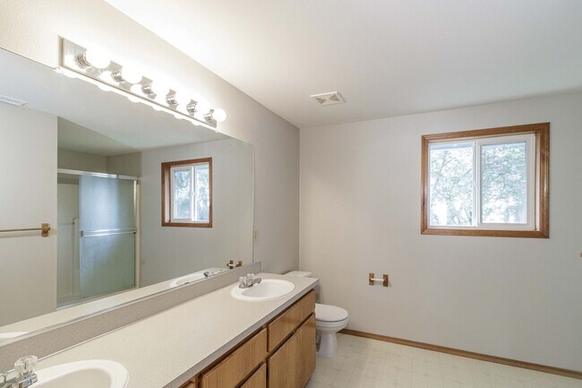 Building Photo - Spacious 4 Bedroom Home | 2,116 SF | Great Room with Fireplace | Fenced Backyard & 2-Car Garage