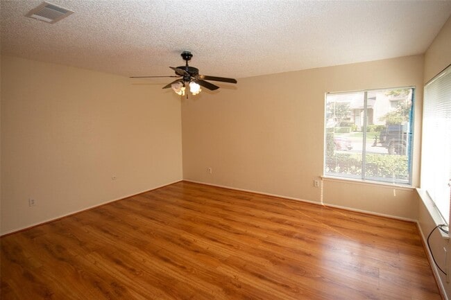 Building Photo - 12133 Bob White Dr