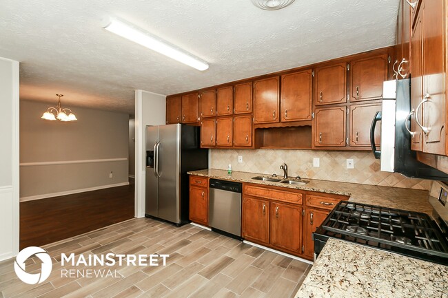 Building Photo - 155 Hunt Ridge Dr