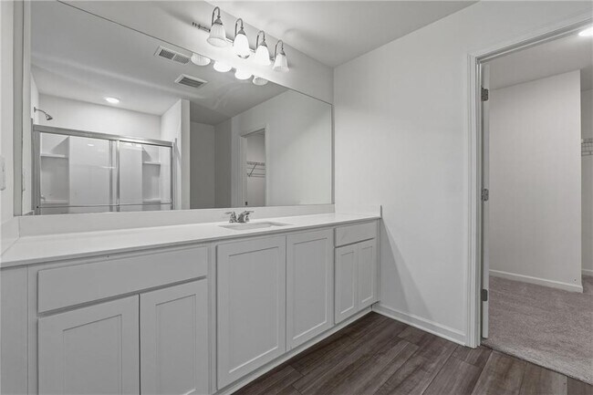 Building Photo - 166 Verona Dr NW