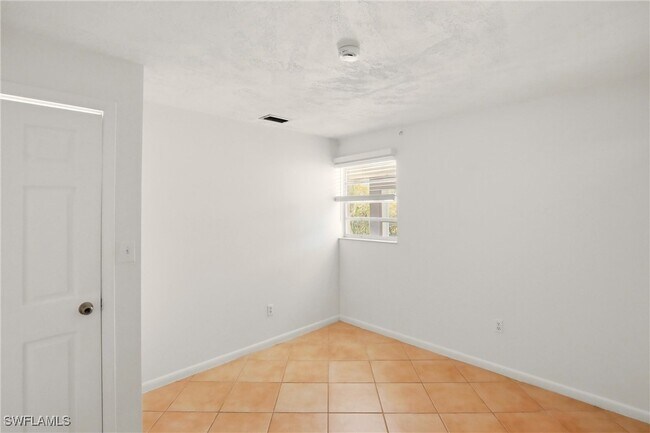 Building Photo - 4231 Mariner Ln