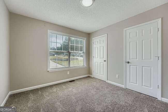 Building Photo - 1233 Waterton Trail