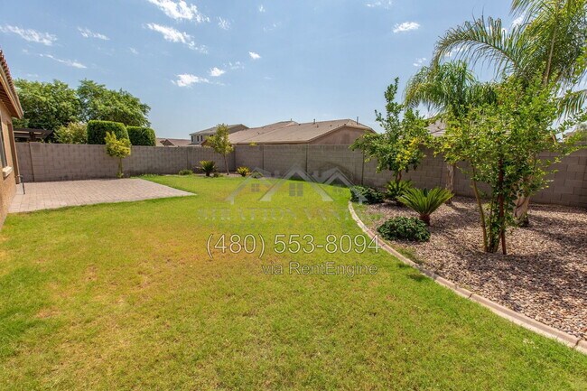 Building Photo - 18295 W Saguaro Ln