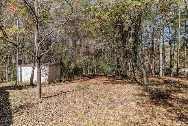 Building Photo - 1060 Windbrooke Ct