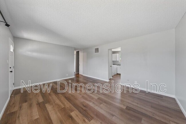 Building Photo - 2565 Pequop St