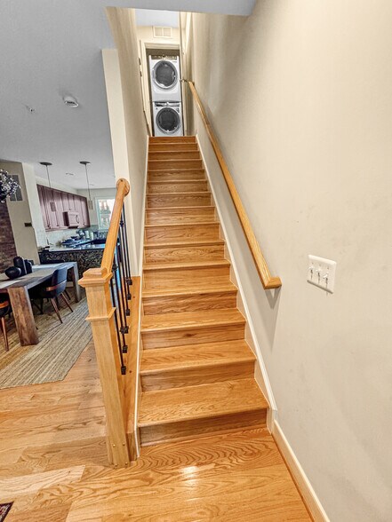 Building Photo - 5610 45th Ave