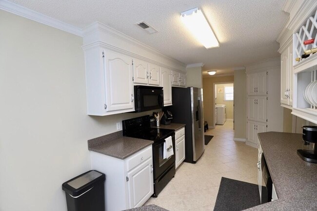 Building Photo - 3196 Daufaskie Rd