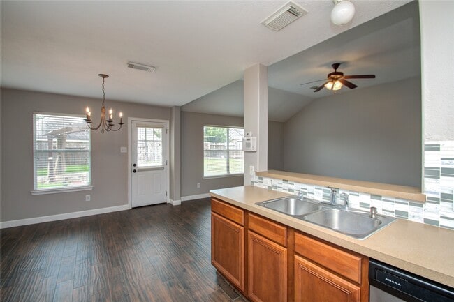 Building Photo - 15123 Green Whisper Dr