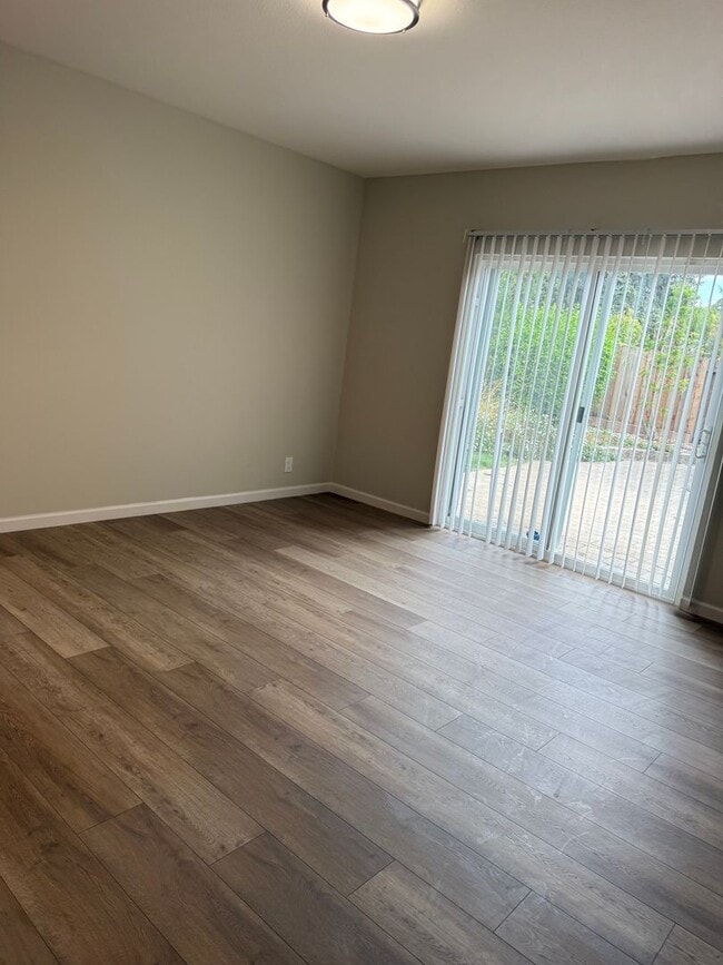 Building Photo - 1816 Boxwood Dr