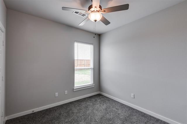 Building Photo - 704 Wheatfield Dr