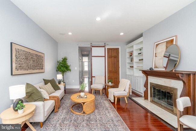 Building Photo - 15 W Biddle St