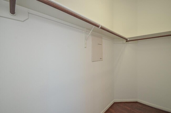 Building Photo - 7114 Cornflower Ln
